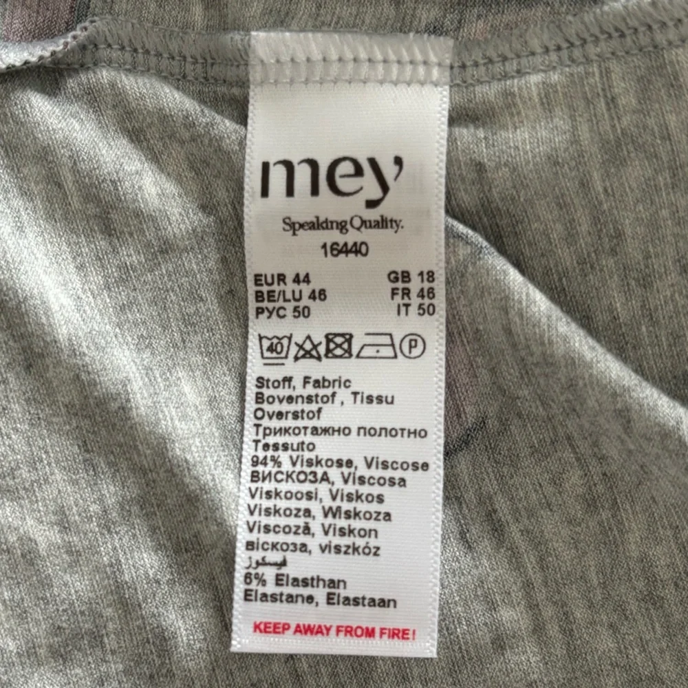 Mey Germany Lip Print Nightgown XL / EU 44 Grey Long Sleeve NWT - Picture 9 of 10
